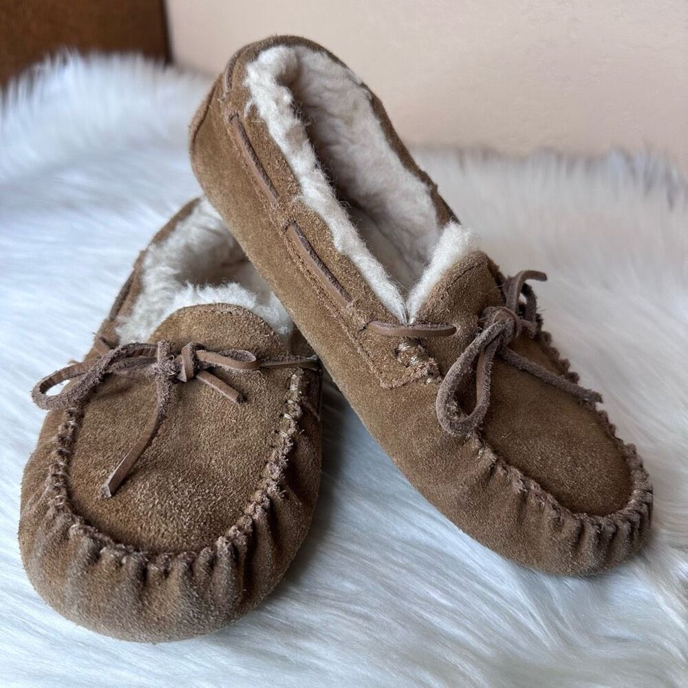 UGG Kids Dakota Slippers Size 2